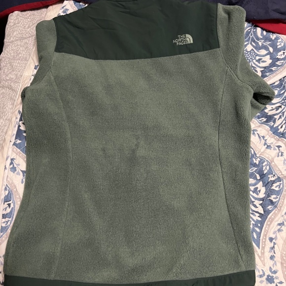 Green north face - Picture 3 of 4